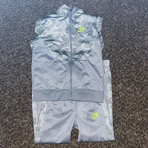 Nike boys sweatpants and jacket set
